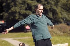 Workshop jógy smíchu na festivalu Mezi ploty v Bohnicích